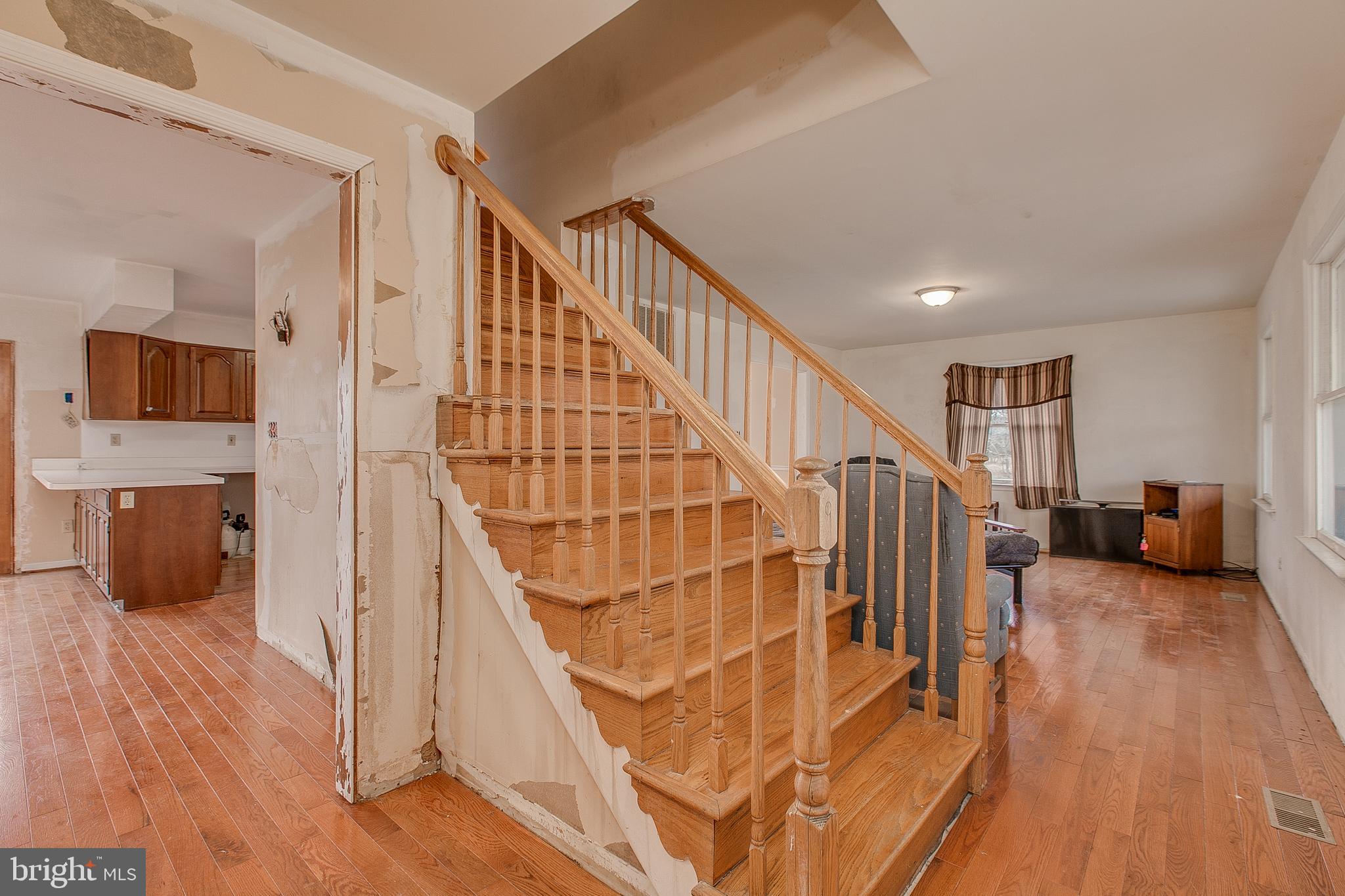 9005 Old Mill Road Rocky Ridge, MD 21778 - Photo 8 of 41 Foyer Pic 1