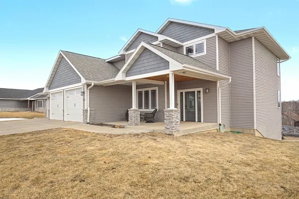 $464,900 | 434 White Street, Benton, WI 53803