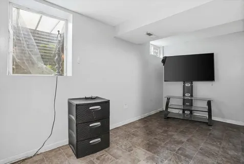 $219,900 | 2042 Gideon Avenue, Zion, IL 60099