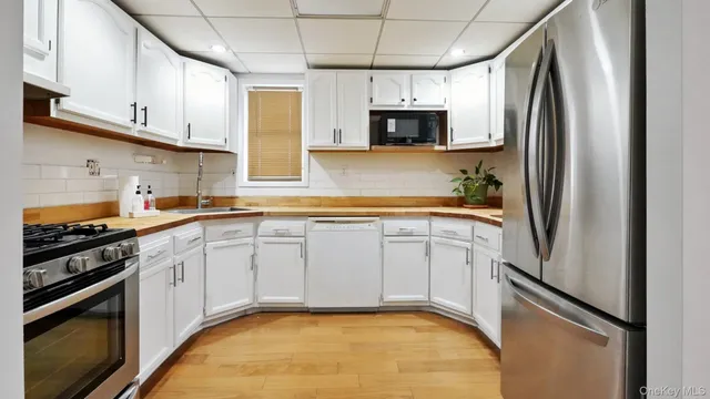 $780,000 | 94-56 225th Street | Queens Village