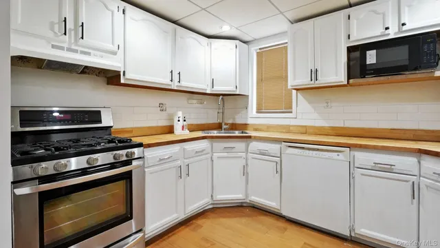 $780,000 | 94-56 225th Street | Queens Village