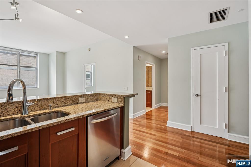 8100 River Road, Unit 210 North Bergen, NJ 07047 - Photo 16 of 47