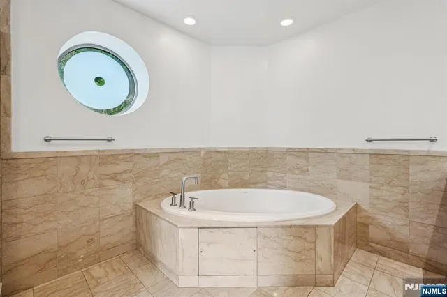 $649,000 | 8100 River Road, Unit 210, North Bergen, NJ 07047