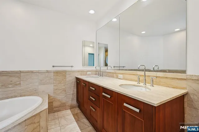 $649,000 | 8100 River Road, Unit 210, North Bergen, NJ 07047