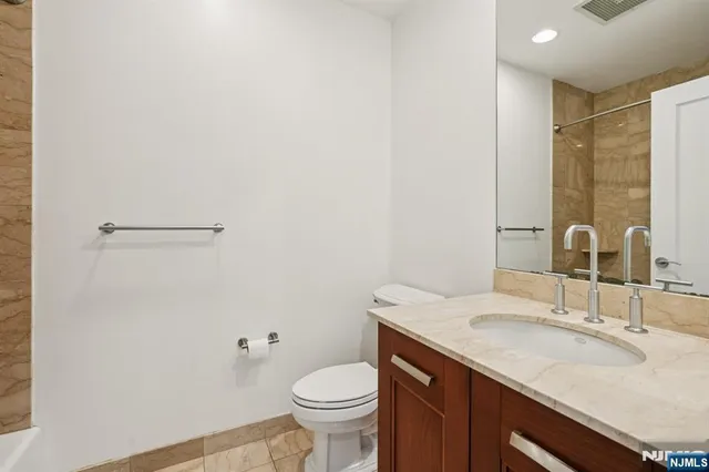 $649,000 | 8100 River Road, Unit 210, North Bergen, NJ 07047