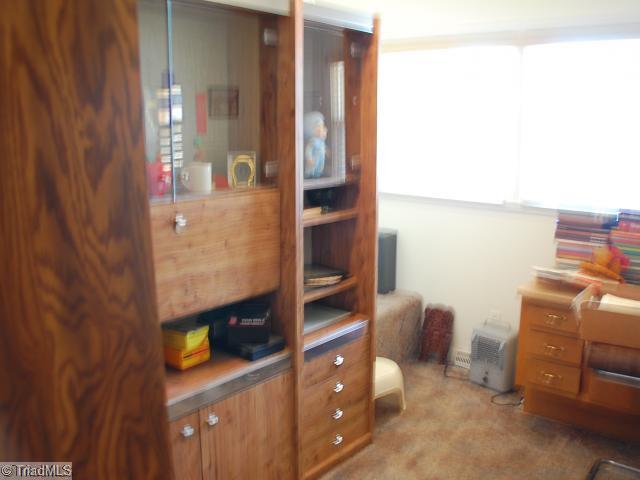 809 Liberty Road Archdale, NC 27263 - Photo 4 of 9 2nd Bedroom.