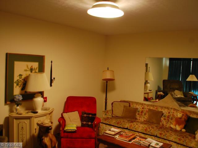 809 Liberty Road Archdale, NC 27263 - Photo 5 of 9 Living Room.