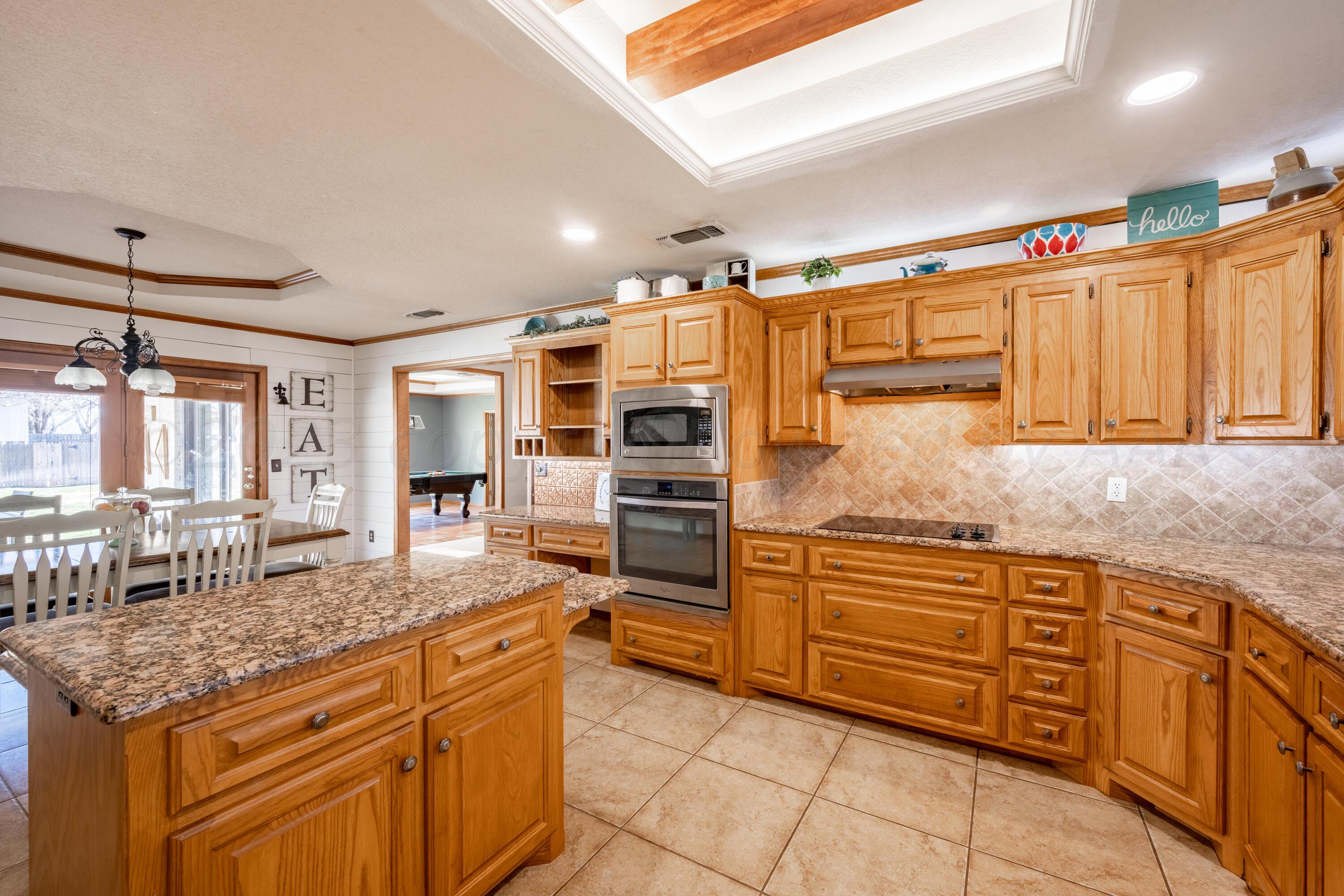 7023 Hatton Road Amarillo, TX 79110 - Photo 14 of 38 Kitchen 3