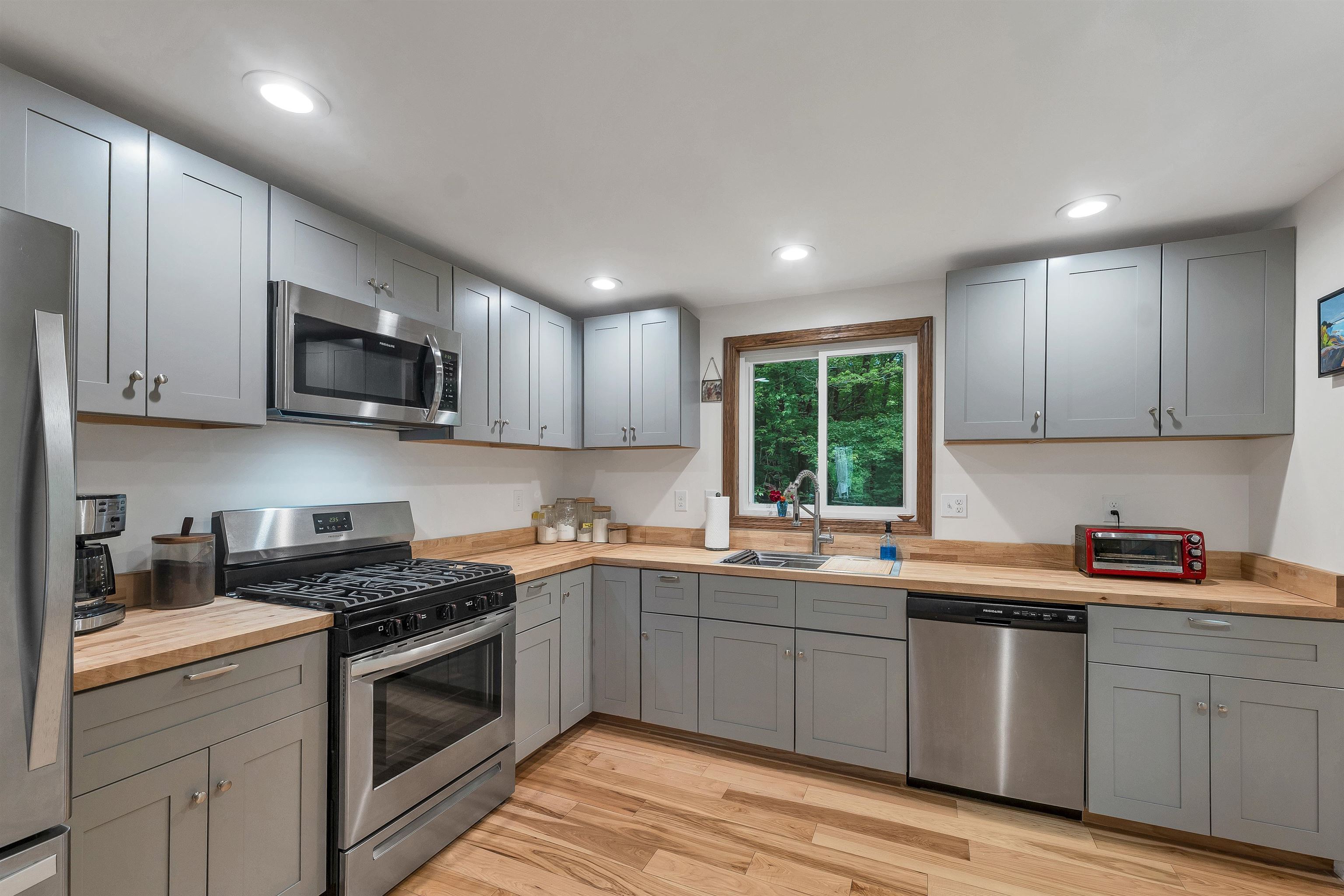 237 Benlor Drive Center Conway, NH 03813 - Photo 6 of 46