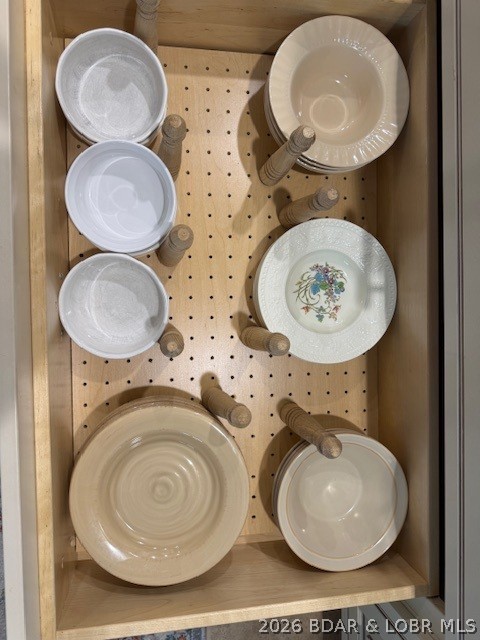 2293 Standing Rock Road Camdenton, MO 65020 - Photo 32 of 99 Additional ADJUSTABLE China / Pots & Pans Drawer S