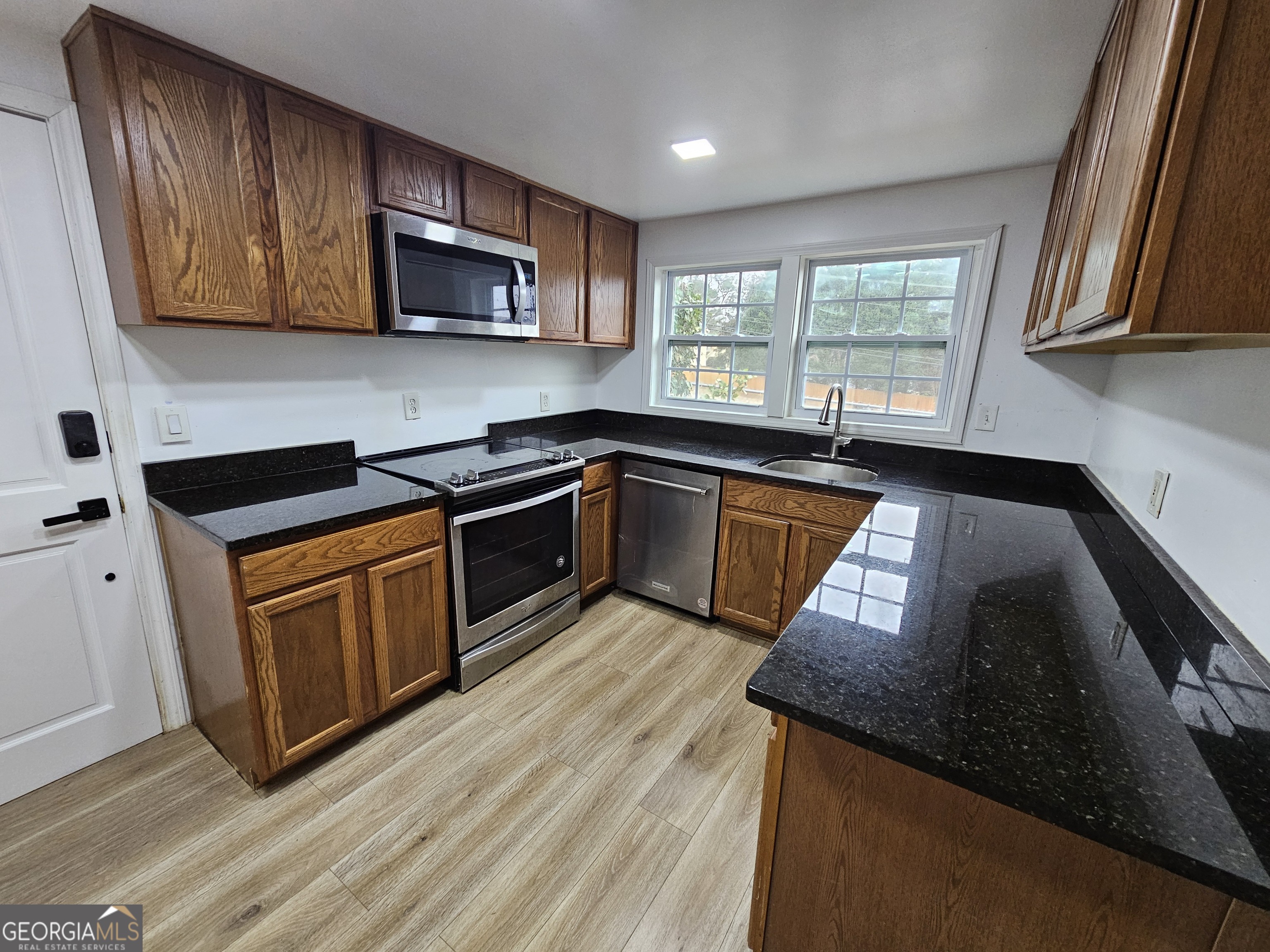 1252 Lawrenceville-Suwanee Road Lawrenceville, GA 30043 - Photo 7 of 69