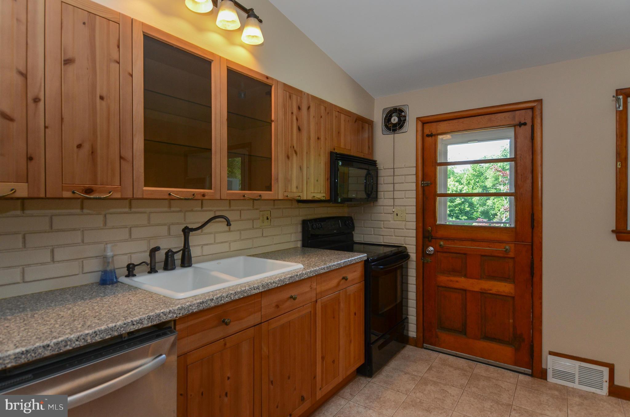 2606 Mountain Road Joppa, MD 21085 - Photo 9 of 21 Interior (General)