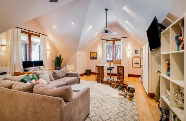 $2,275,000 | 229 High Rock Road, Hinesburg, VT 05461