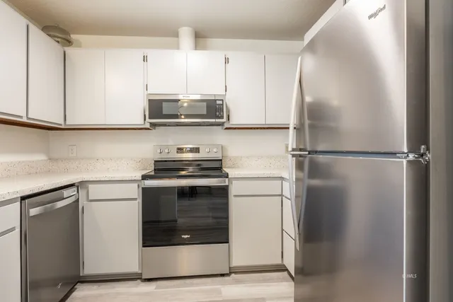 $395,000 | 852 Crosby Street, Unit B, Bishop, CA 93514