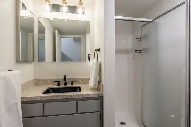 $395,000 | 852 Crosby Street, Unit B, Bishop, CA 93514