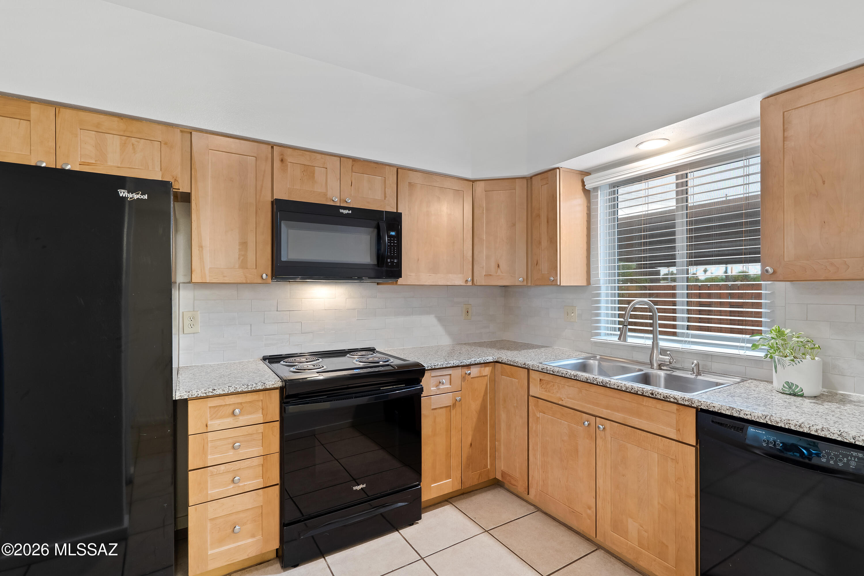 782 South Pantano Road Tucson, AZ 85710 - Photo 5 of 27 Gallery Image 5