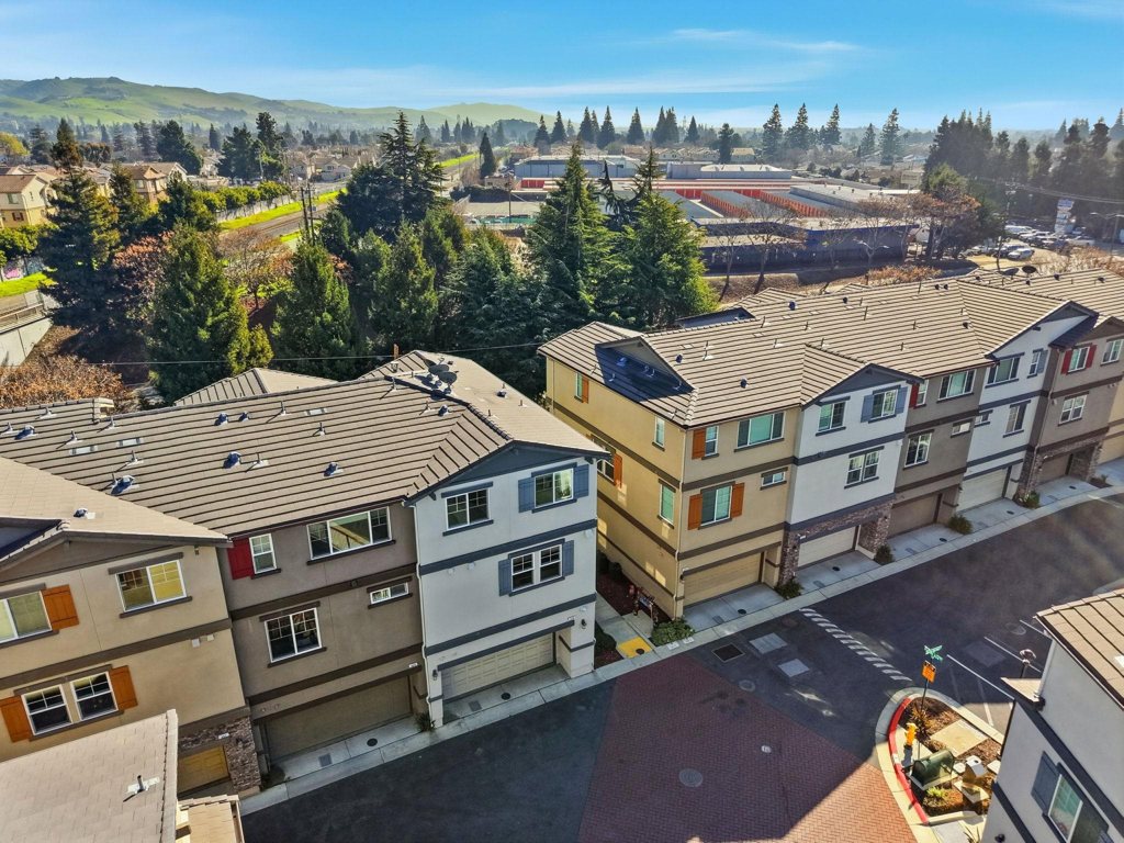 229-229 Spring Harvest Road Hayward, CA 94544 - Photo 32 of 36