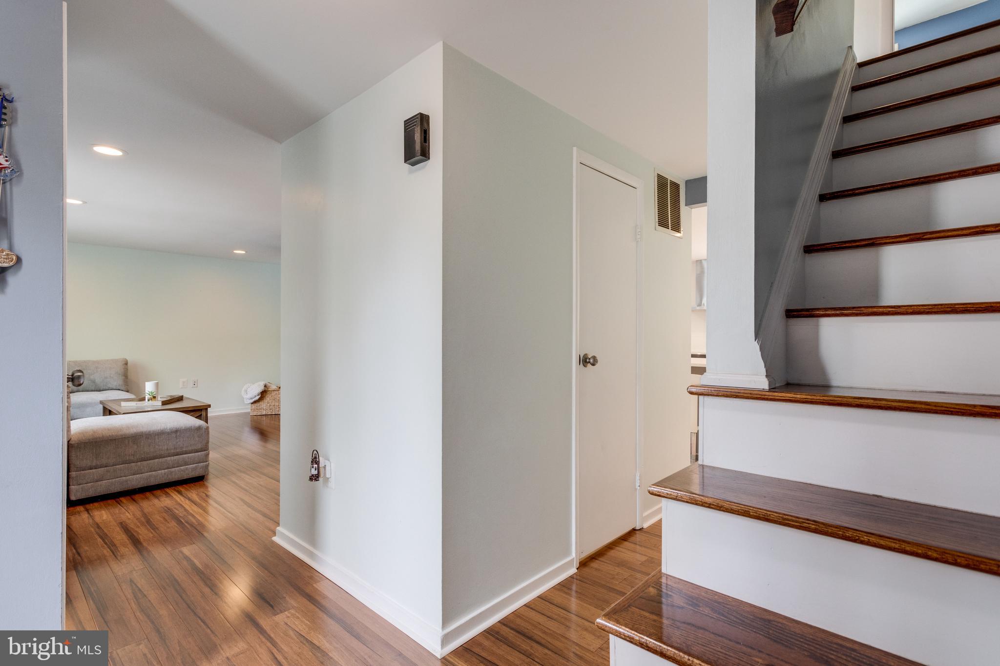 12204 Golden Sands Lane Reston, VA 20191 - Photo 8 of 48 Updated through out!