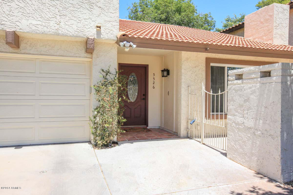 5526 South Jolly Roger Road Tempe, AZ 85283 - Photo 2 of 77 Entry