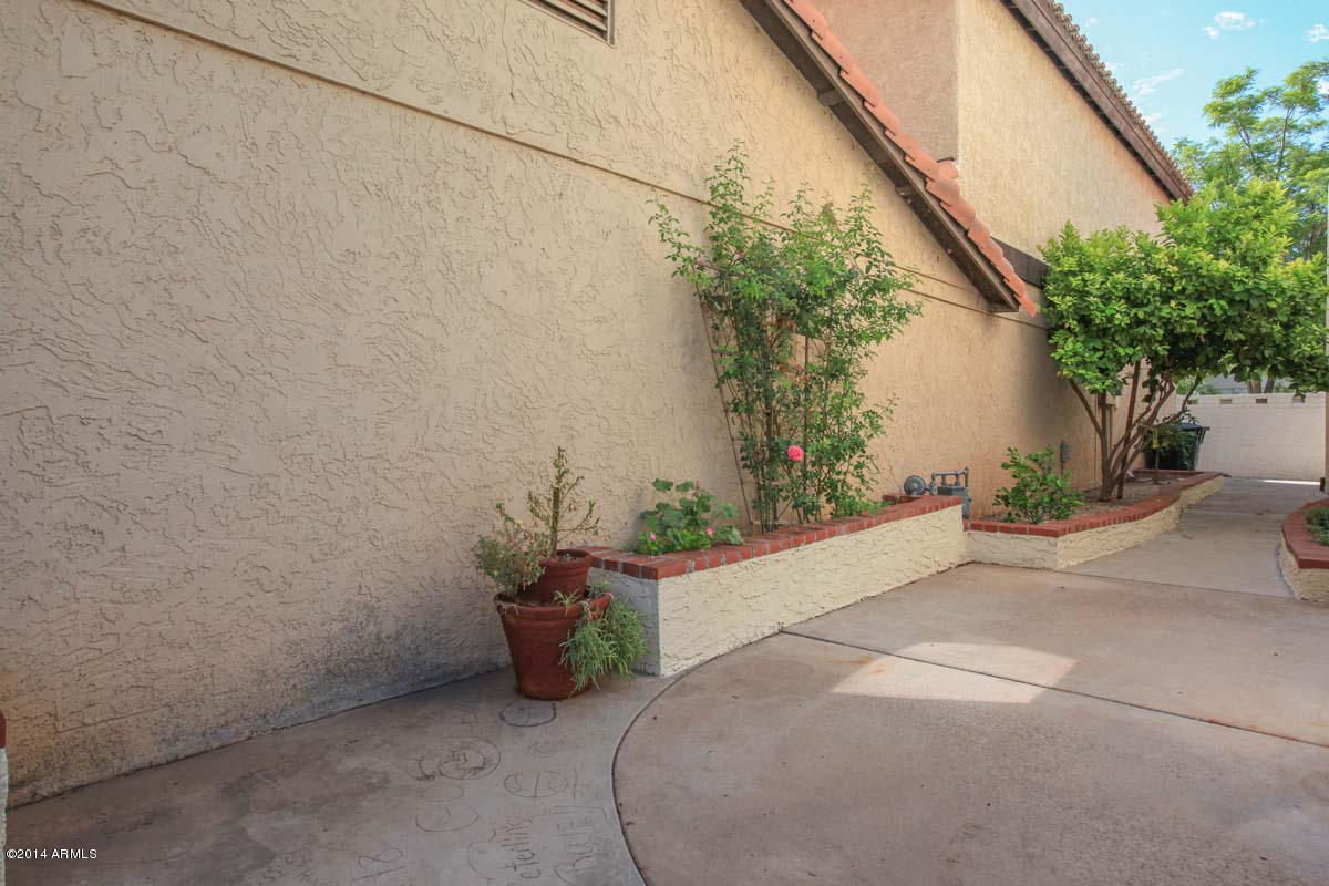 5526 South Jolly Roger Road Tempe, AZ 85283 - Photo 35 of 77 Patio