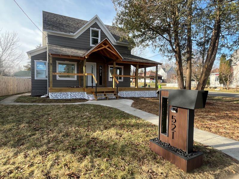 521 Adams Street Fort Atkinson, WI 53538 - Photo 1 of 1 Front