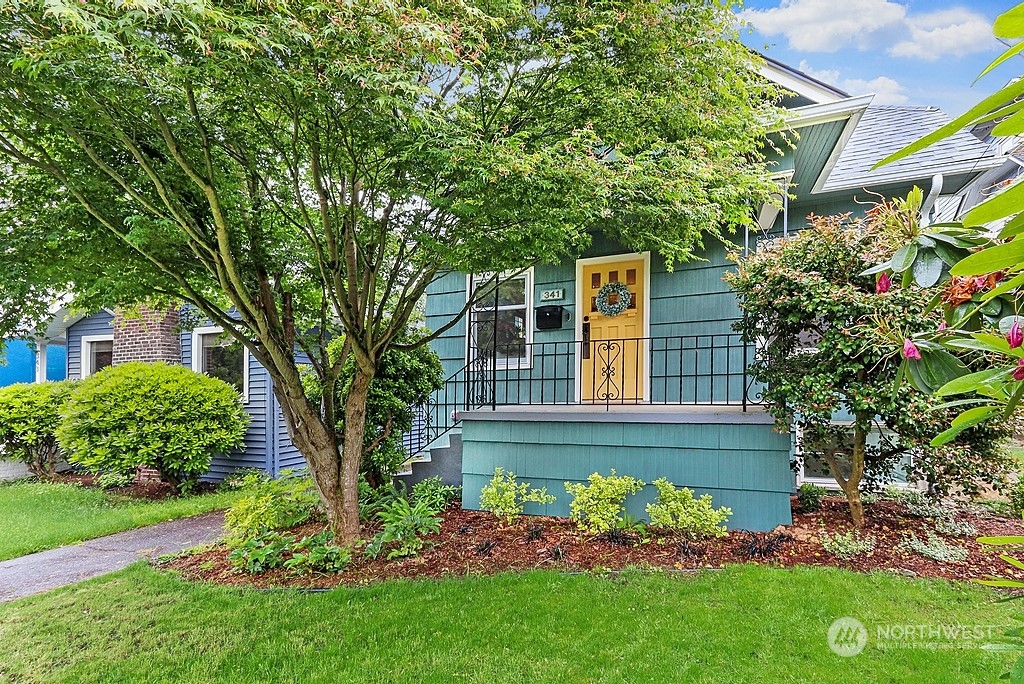 341 North 81st Street Seattle, WA 98103 - Photo 1 of 28 Gallery Image 1