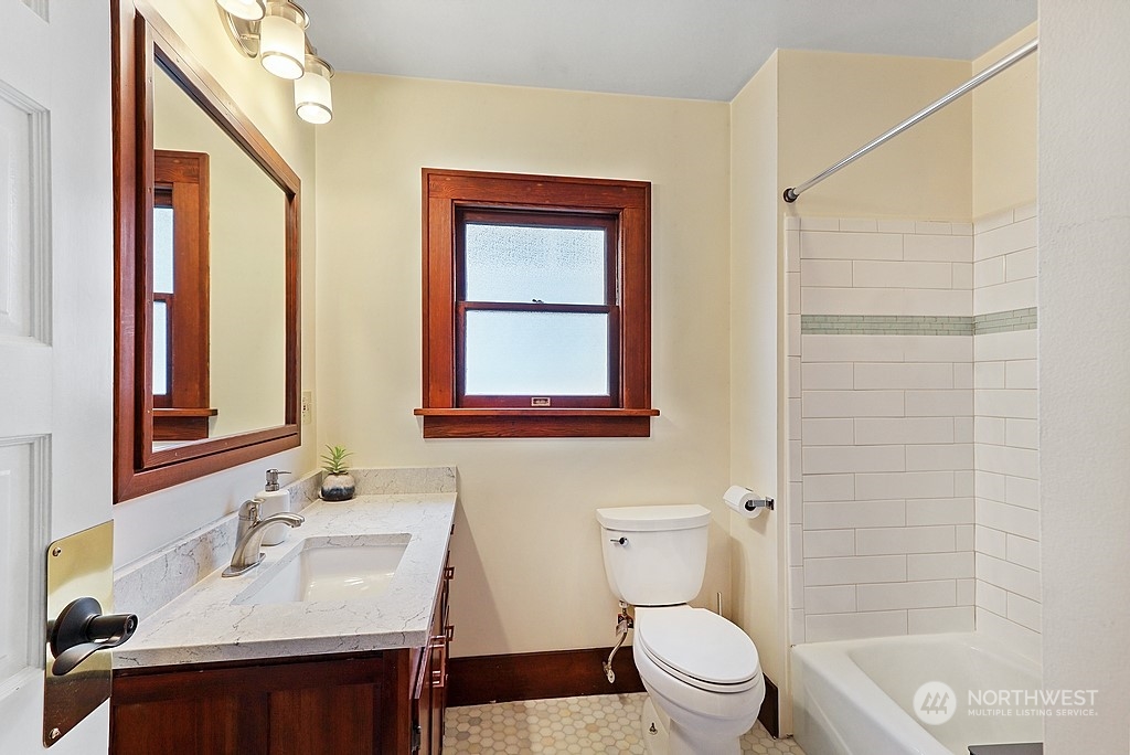 341 North 81st Street Seattle, WA 98103 - Photo 12 of 28 Gallery Image 12