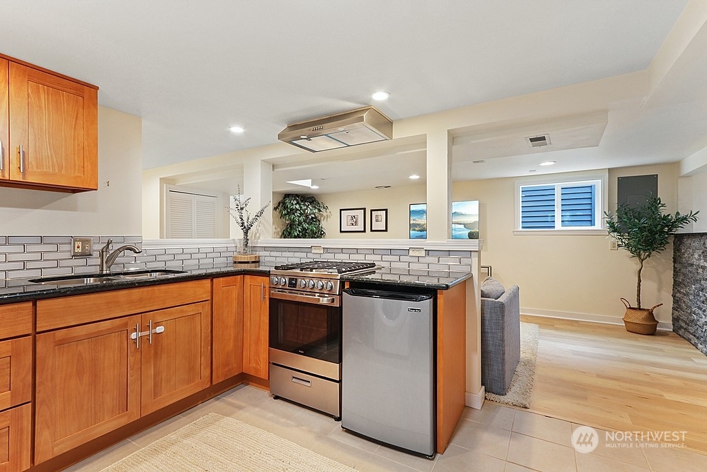 341 North 81st Street Seattle, WA 98103 - Photo 19 of 28 Gallery Image 19