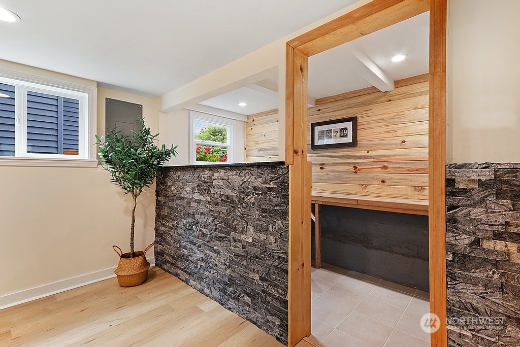 341 North 81st Street Seattle, WA 98103 - Photo 21 of 28 Gallery Image 21