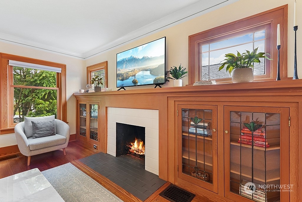 341 North 81st Street Seattle, WA 98103 - Photo 5 of 28 Gallery Image 5
