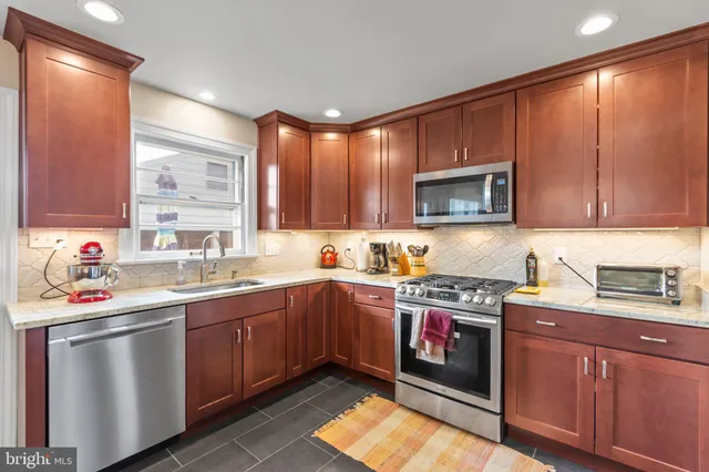 $2,650 | 1424 Brent Street, Fredericksburg, VA 22401