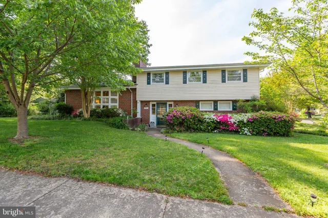 $2,650 | 1424 Brent Street, Fredericksburg, VA 22401