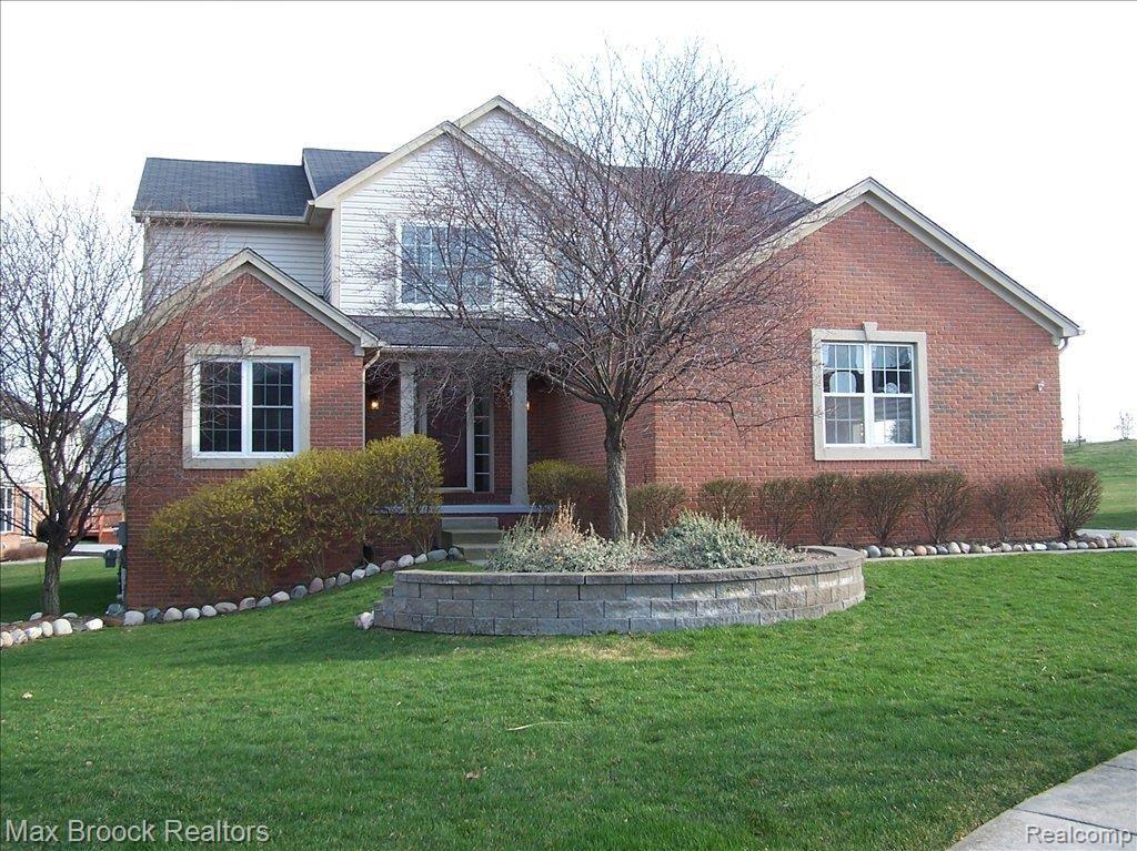 713 Elmwood Court Rochester, MI 48307 - Photo 1 of 21 Front Yard