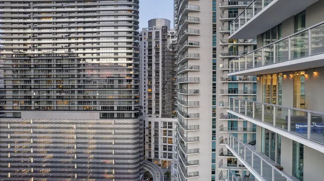 $650,000 | 1111 Southwest 1st Avenue, Unit 2420N, Miami, FL 33130