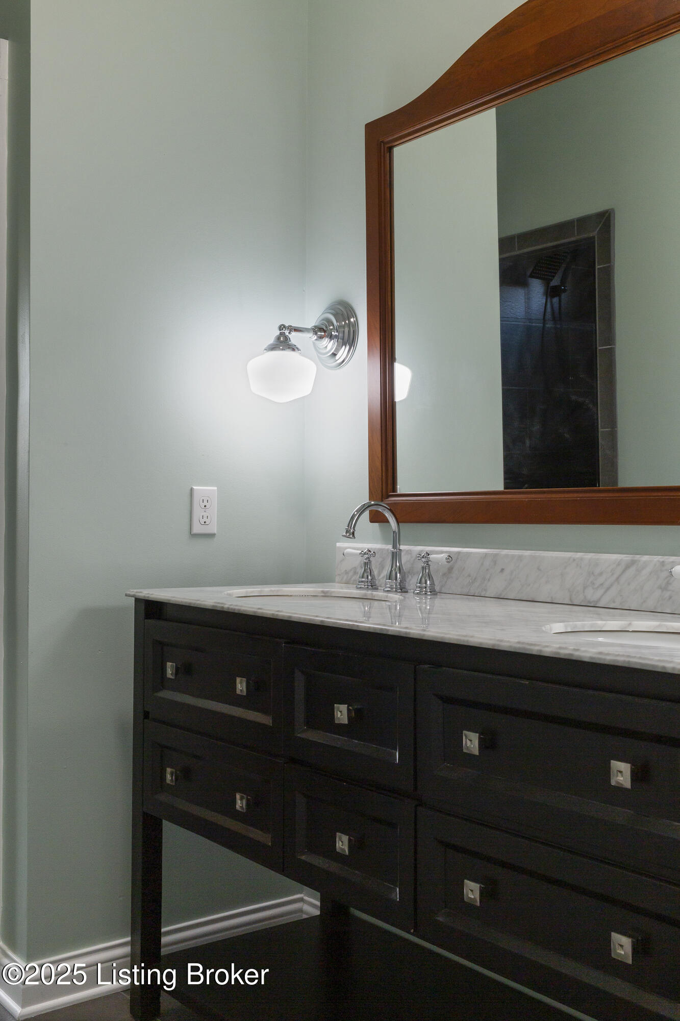 4020 Greentree Road Versailles, KY 40383 - Photo 27 of 64 Primary bathroom