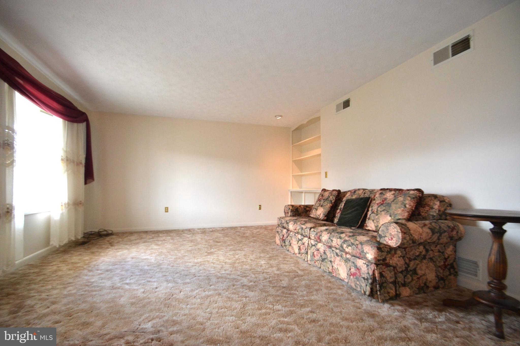 302 Sarhelm Road Harrisburg, PA 17112 - Photo 4 of 39 Gallery Image 4