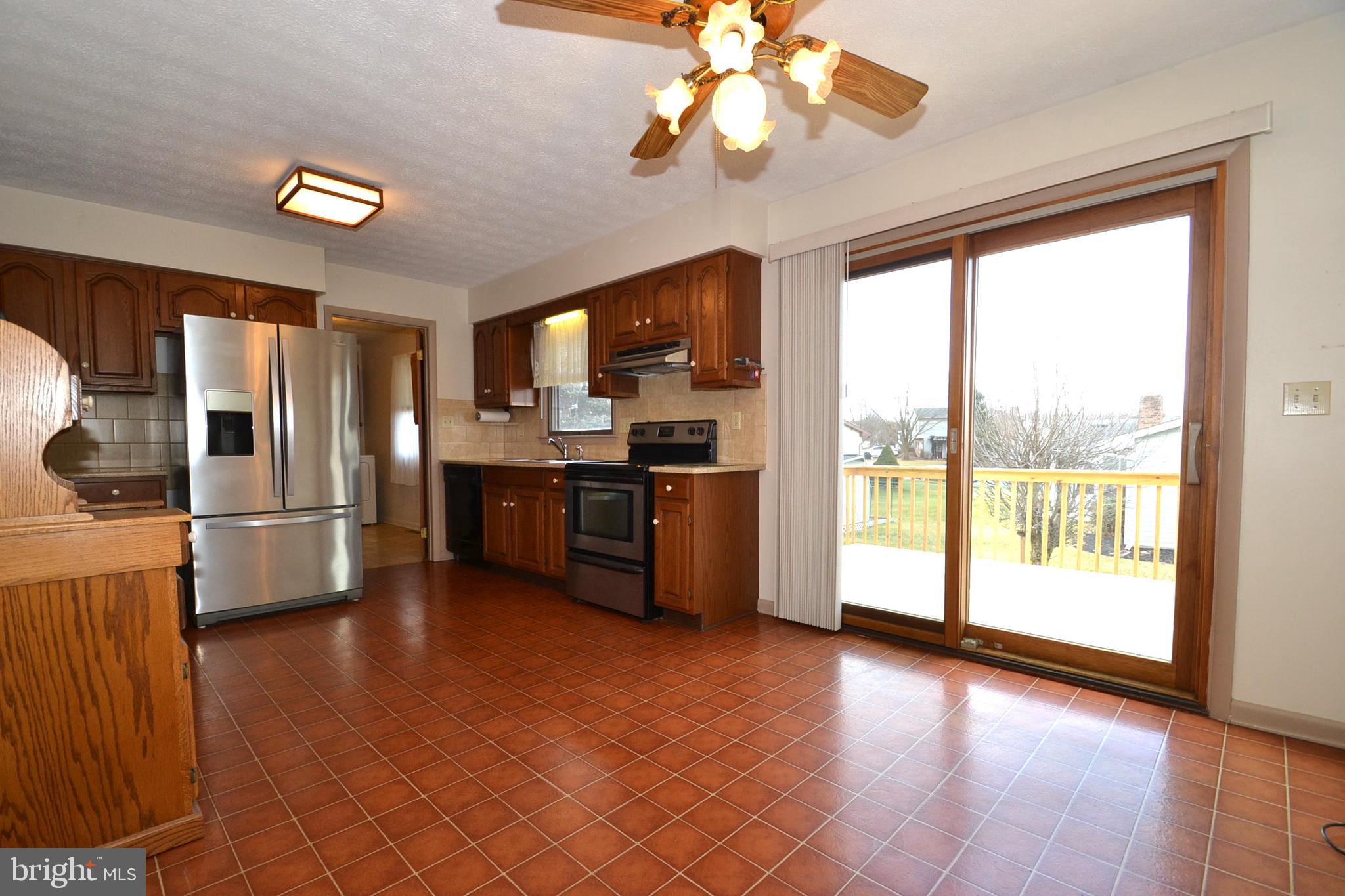 302 Sarhelm Road Harrisburg, PA 17112 - Photo 8 of 39 Gallery Image 8