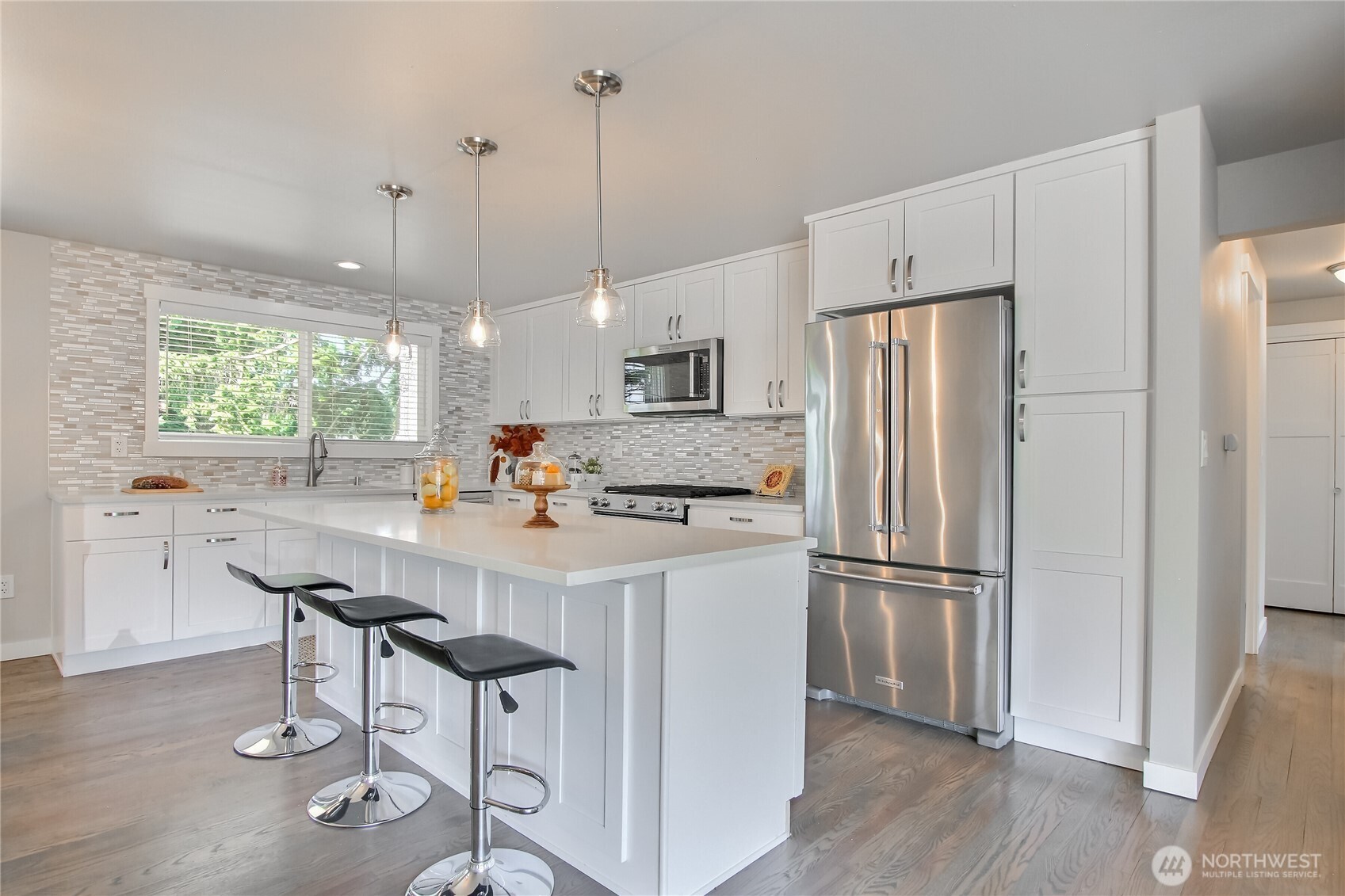 2025 Edmonds Avenue Northeast Renton, WA 98056 - Photo 10 of 33