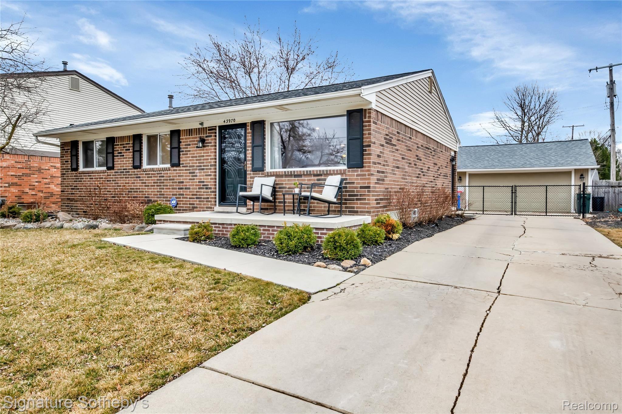 43970 Saltz Road Canton, MI 48187 - Photo 4 of 28 43970 Saltz Road - HD Drone Photography-24.jpg