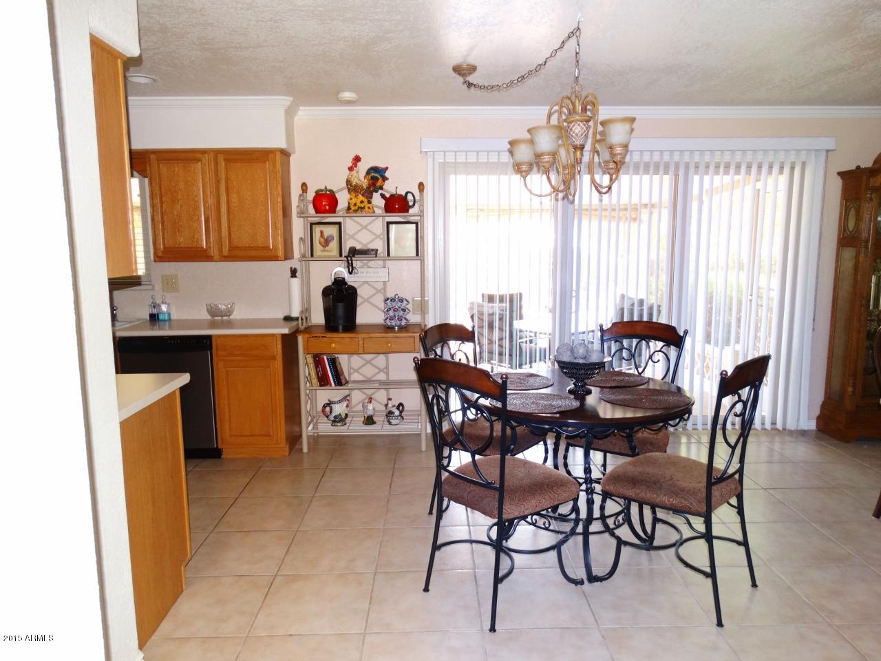 11071 West Oak Ridge Road Sun City, AZ 85351 - Photo 10 of 49 11071 W Oak Ridge Rd (54)