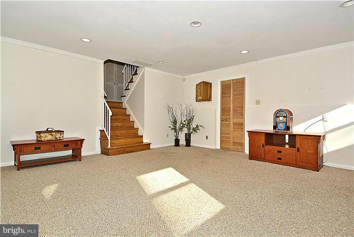 12202 Quorn Lane Reston, VA 20191 - Photo 14 of 30 Family Room