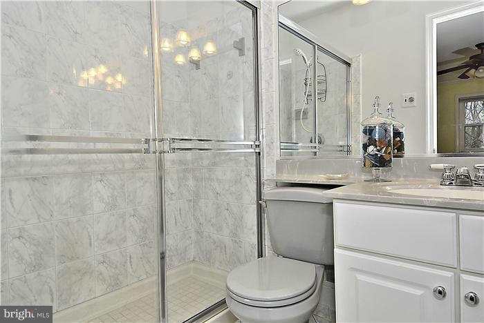 12202 Quorn Lane Reston, VA 20191 - Photo 18 of 30 Bath (Master)
