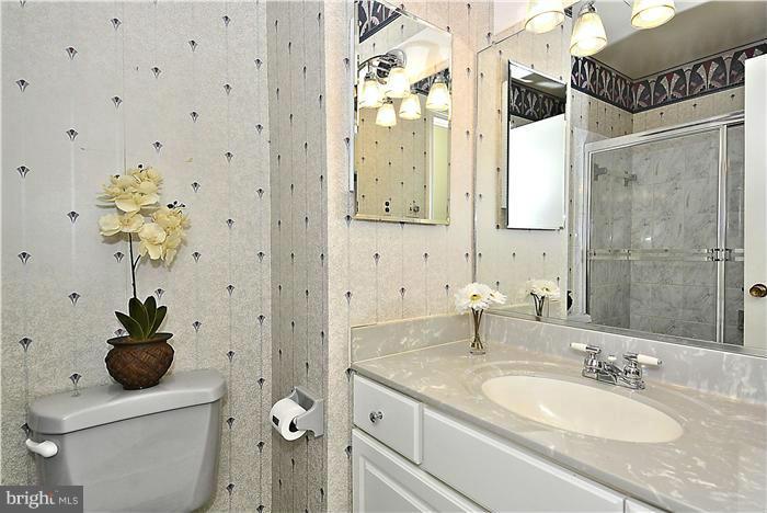 12202 Quorn Lane Reston, VA 20191 - Photo 22 of 30 Bath