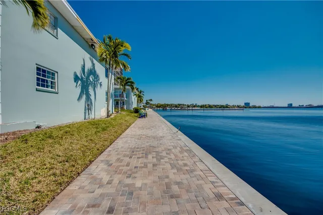 a view of a pathway both side of building