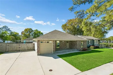 $335,000 | 2720 Palmetto Street, Chalmette, LA 70043