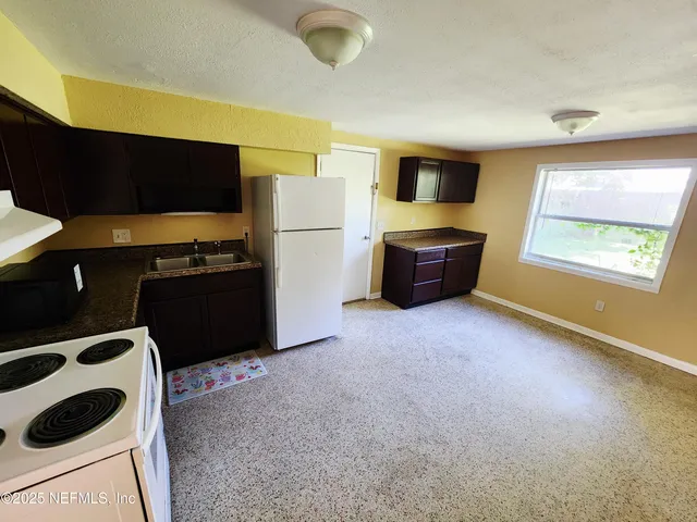 $1,350 | 6067 Longchamp Drive, Jacksonville, FL 32244