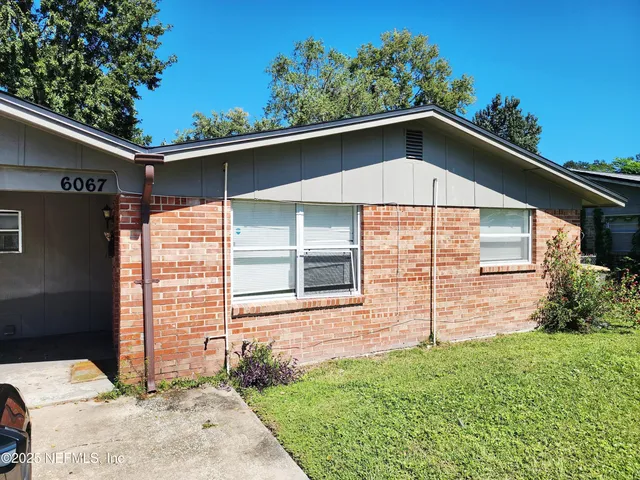 $1,350 | 6067 Longchamp Drive, Jacksonville, FL 32244
