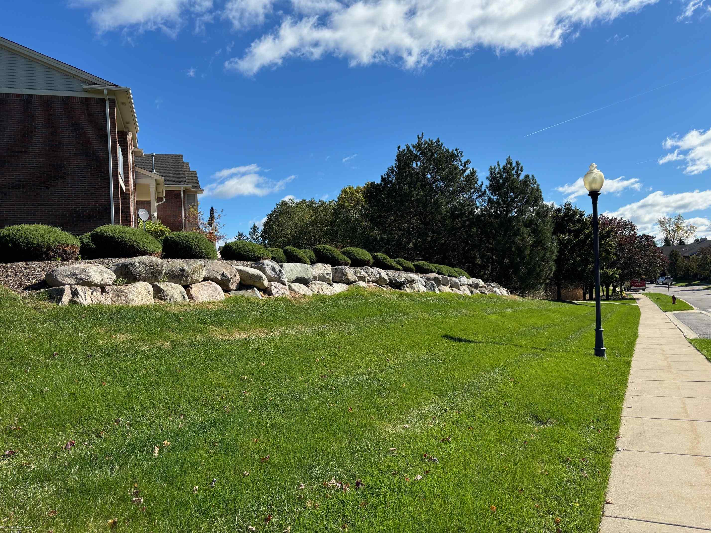 1784 Flagstone Circle Rochester, MI 48307 - Photo 19 of 44 50158699-5a9c4fbf-40f9-4fa8-b7ed-b7384b711a5d.JPG