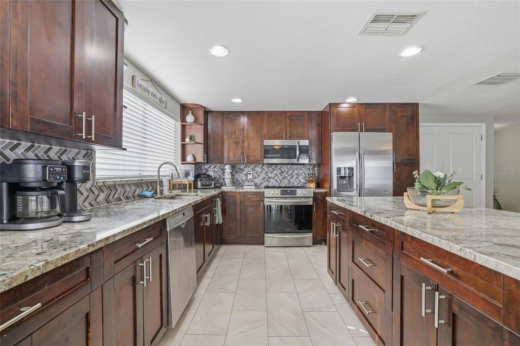 7313 Brookview Circle Tampa, FL 33634 - Photo 16 of 60