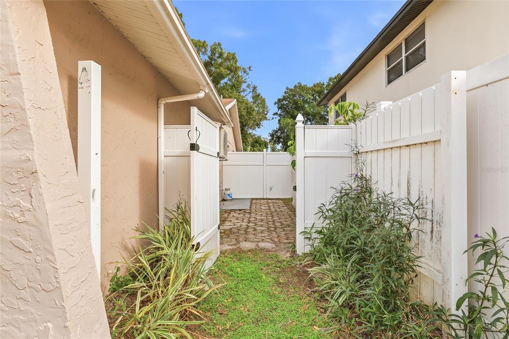 7313 Brookview Circle Tampa, FL 33634 - Photo 40 of 60